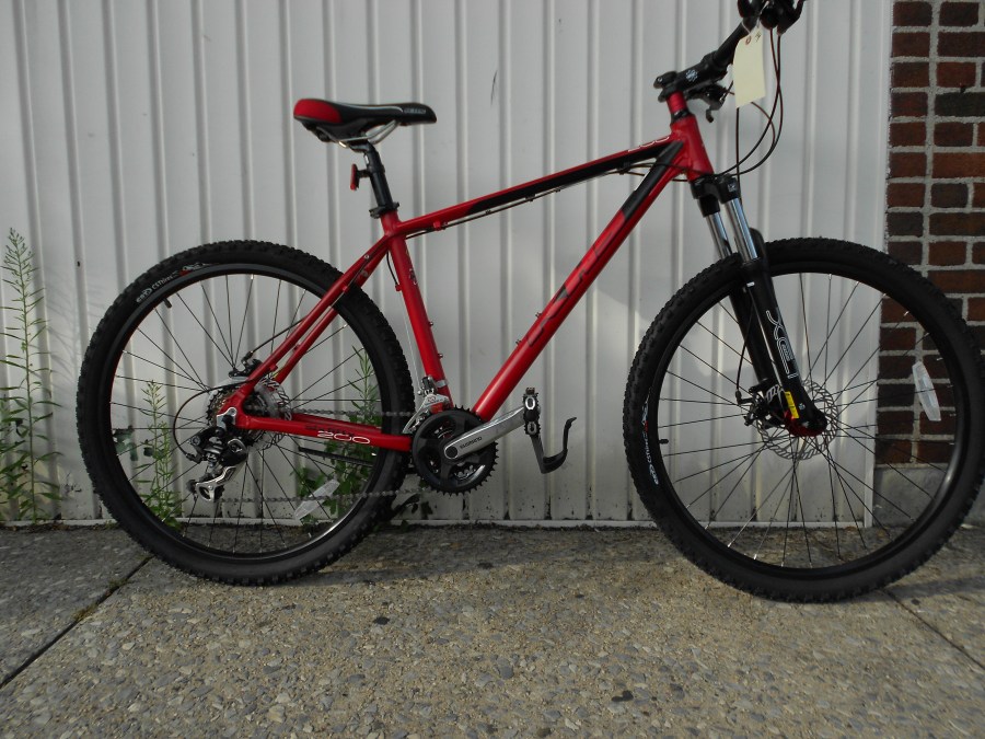 KHS SIXFIFTY( 27.5") 200 AS UPGRADED $600