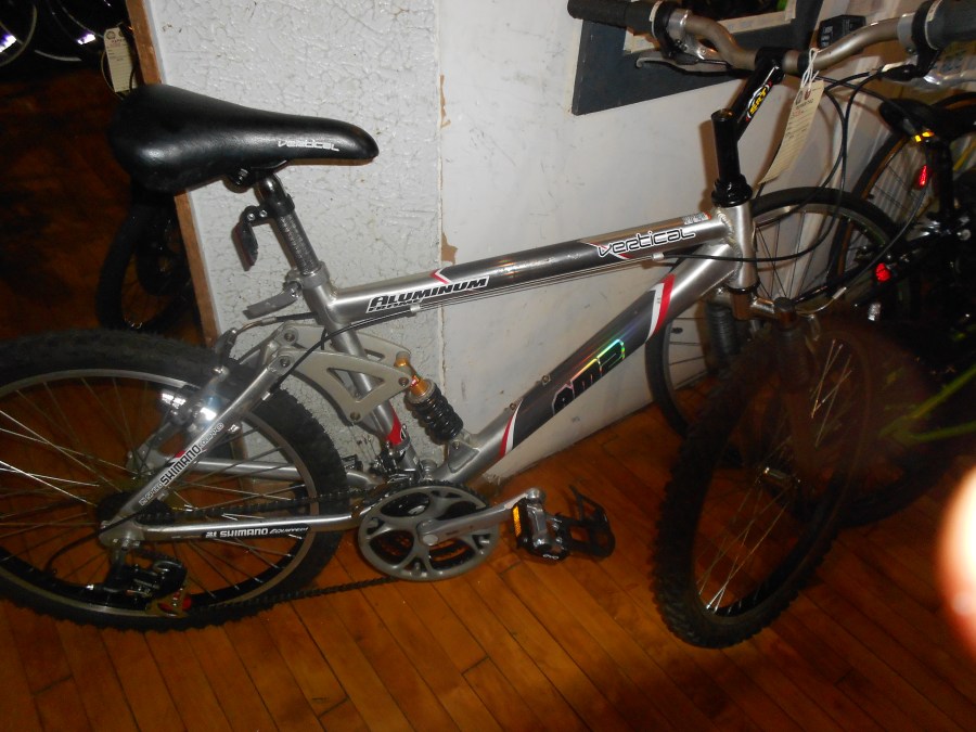 AM2 Vertical Aluminum