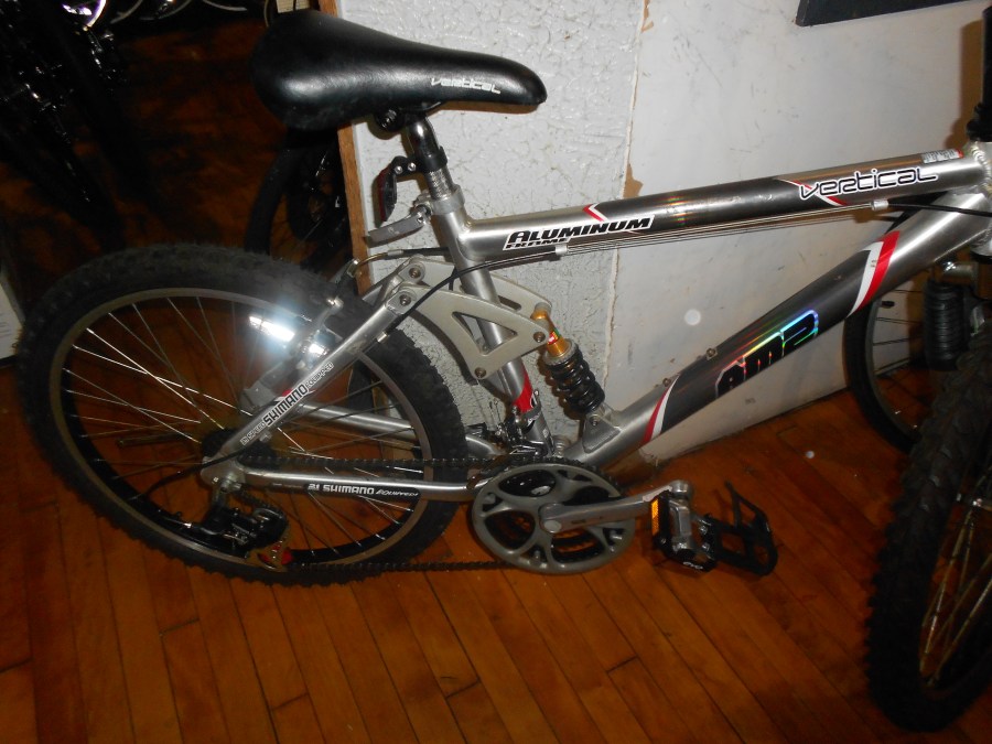 AM2 Vertical Aluminum