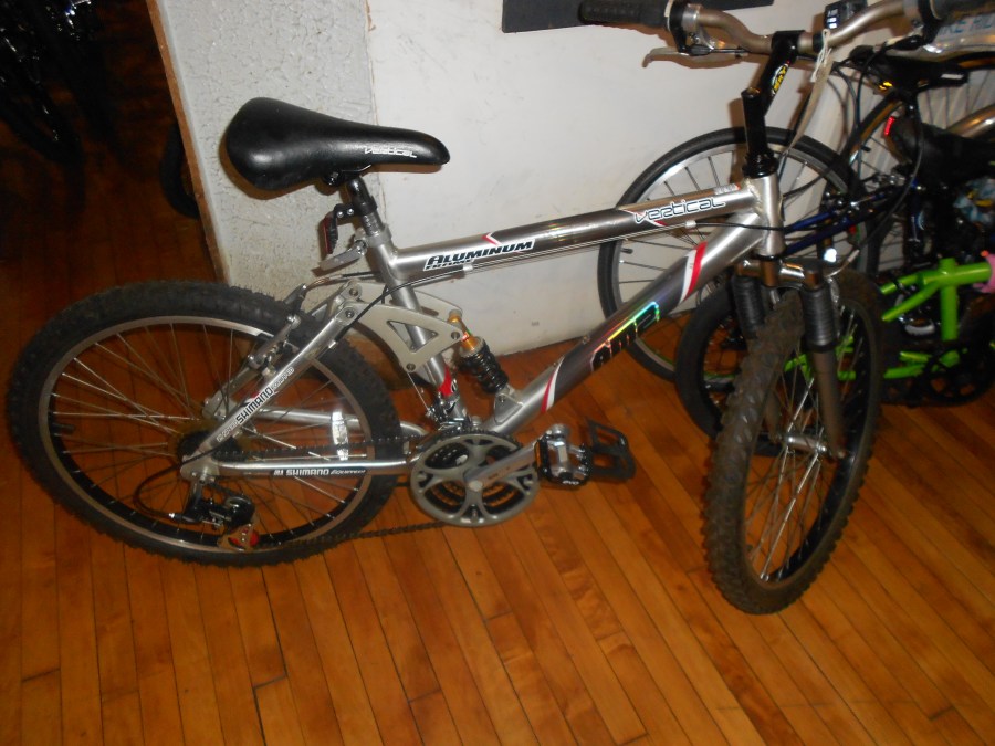 AM2 Vertical Aluminum